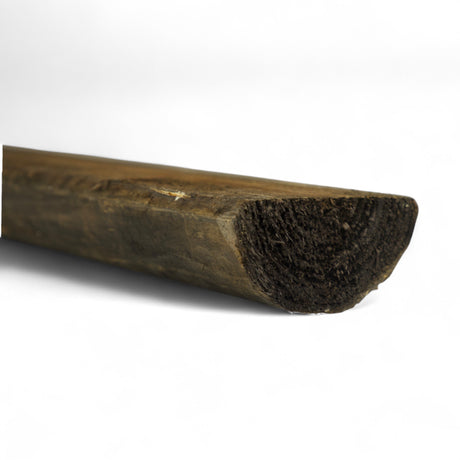 Stirnseite des gefrästen Halbriegels mit flacher Unterseite im Detail