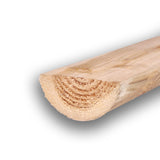 Naturbelassener Halbriegel schräg von unten mit flacher Unterseite, für Zaunbau und Beeteinfassung